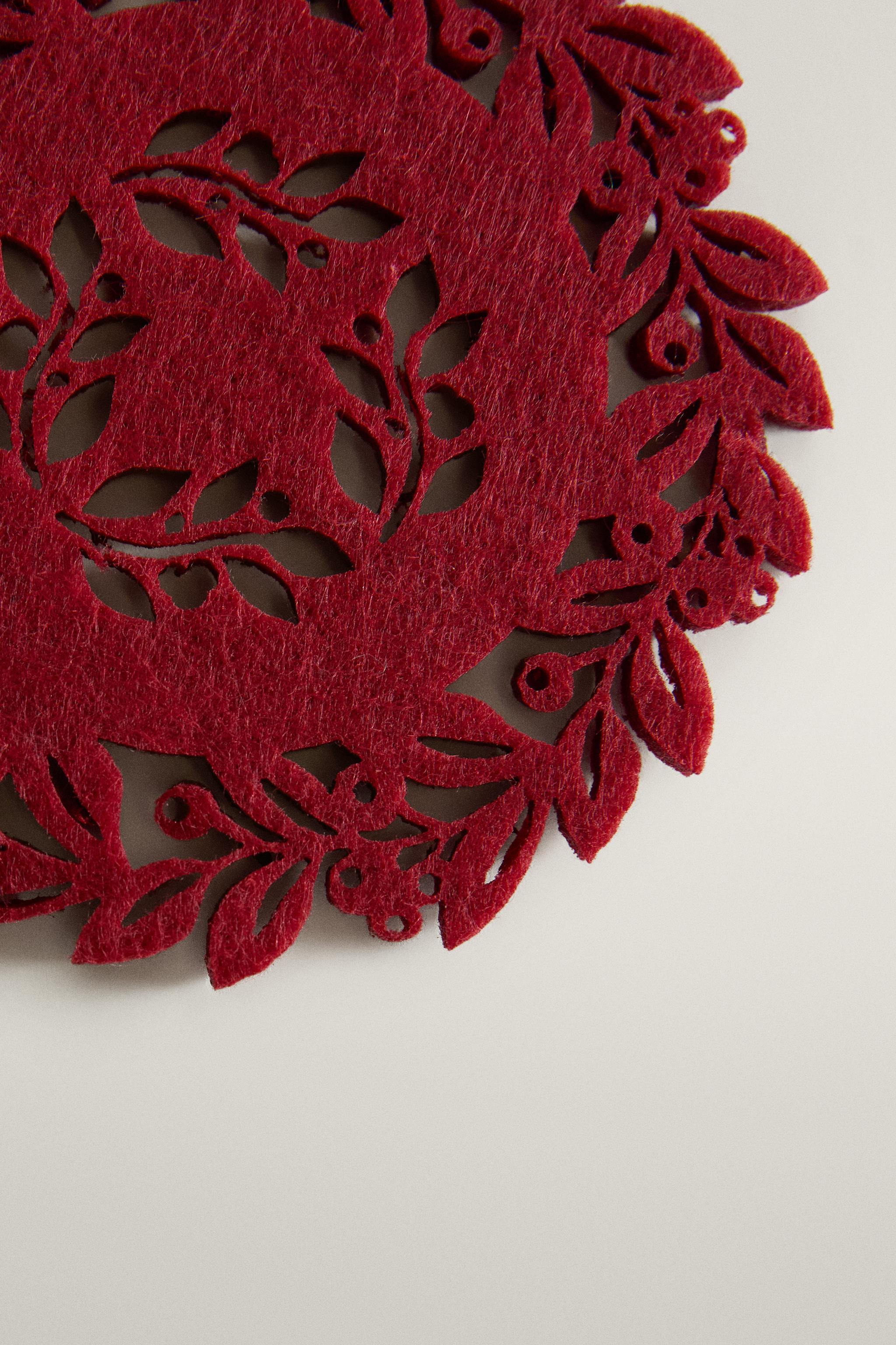 CHRISTMAS LEAF FELT COASTERS (PACK OF 6)