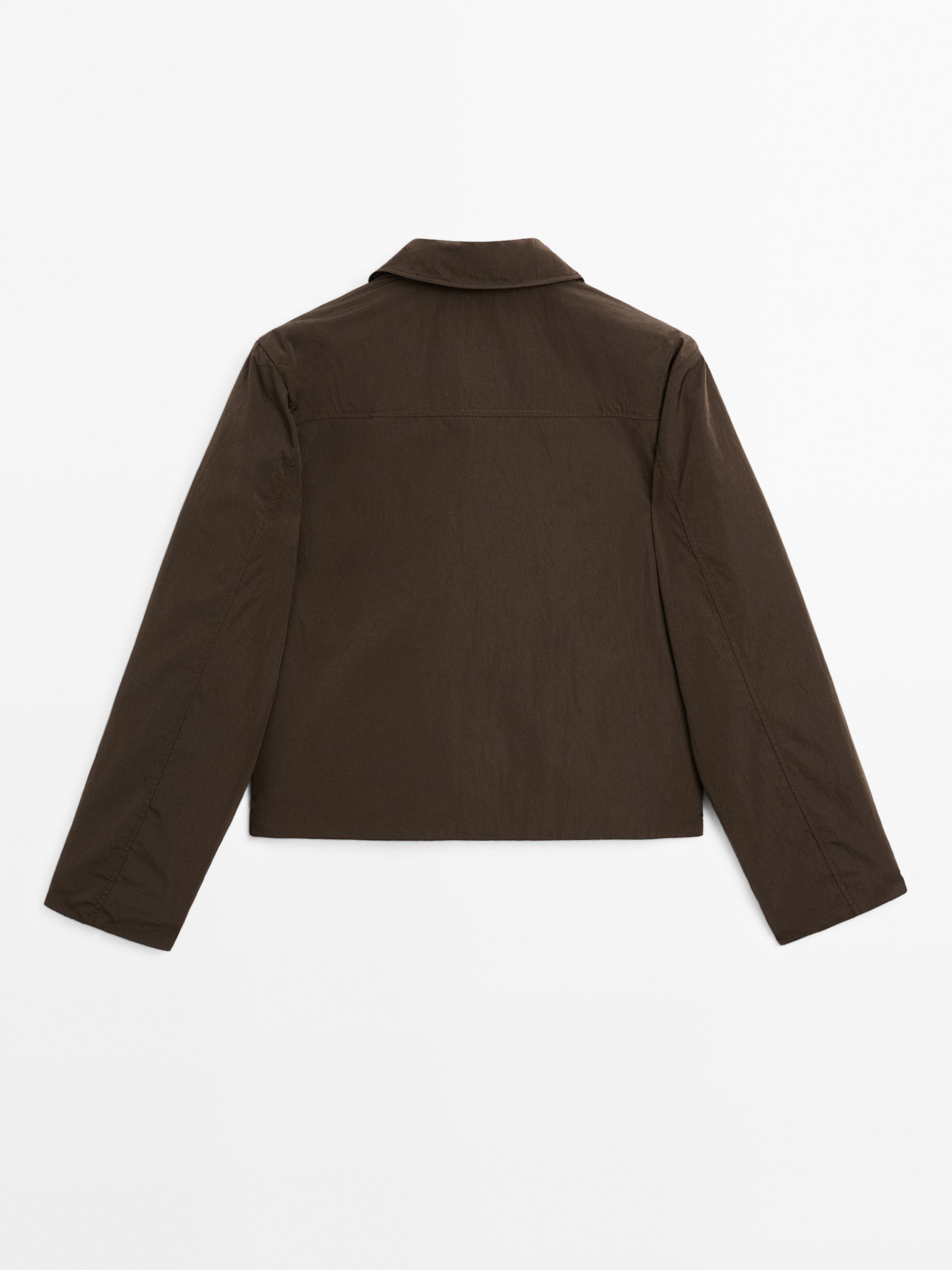 Short water-repellent puffer jacket