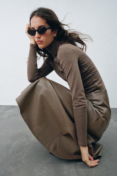 טי שירט צווארון גולף - חום־אפור-צהבהב של Zara