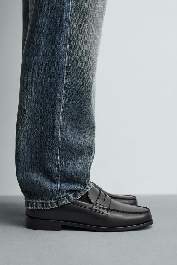 MOCASSINS EN CUIR AVEC MASQUE