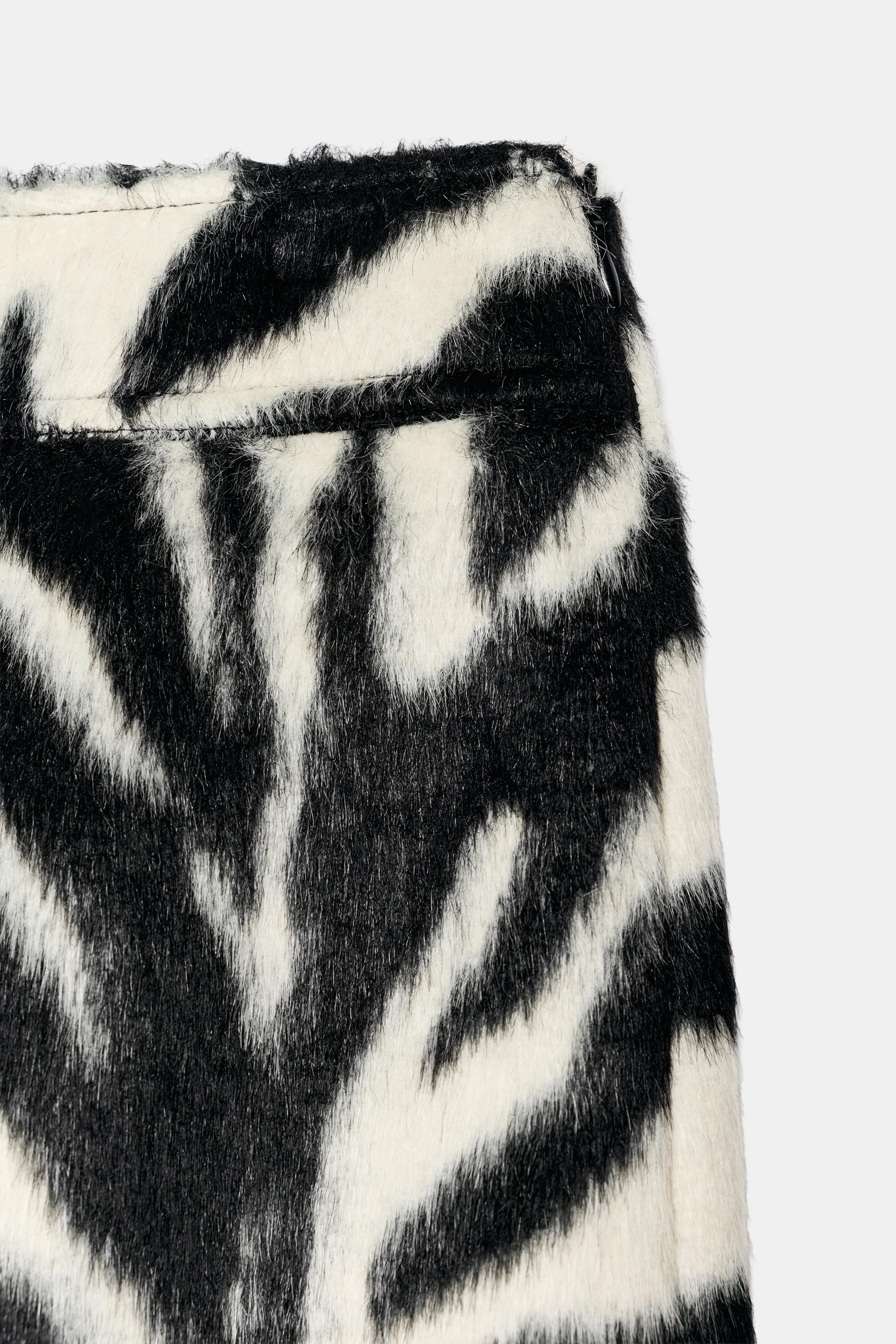 ANIMAL PRINT FAUX FUR MIDI SKIRT