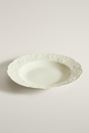 GRAPE RELIEF PORCELAIN SOUP PLATE — Cream 2