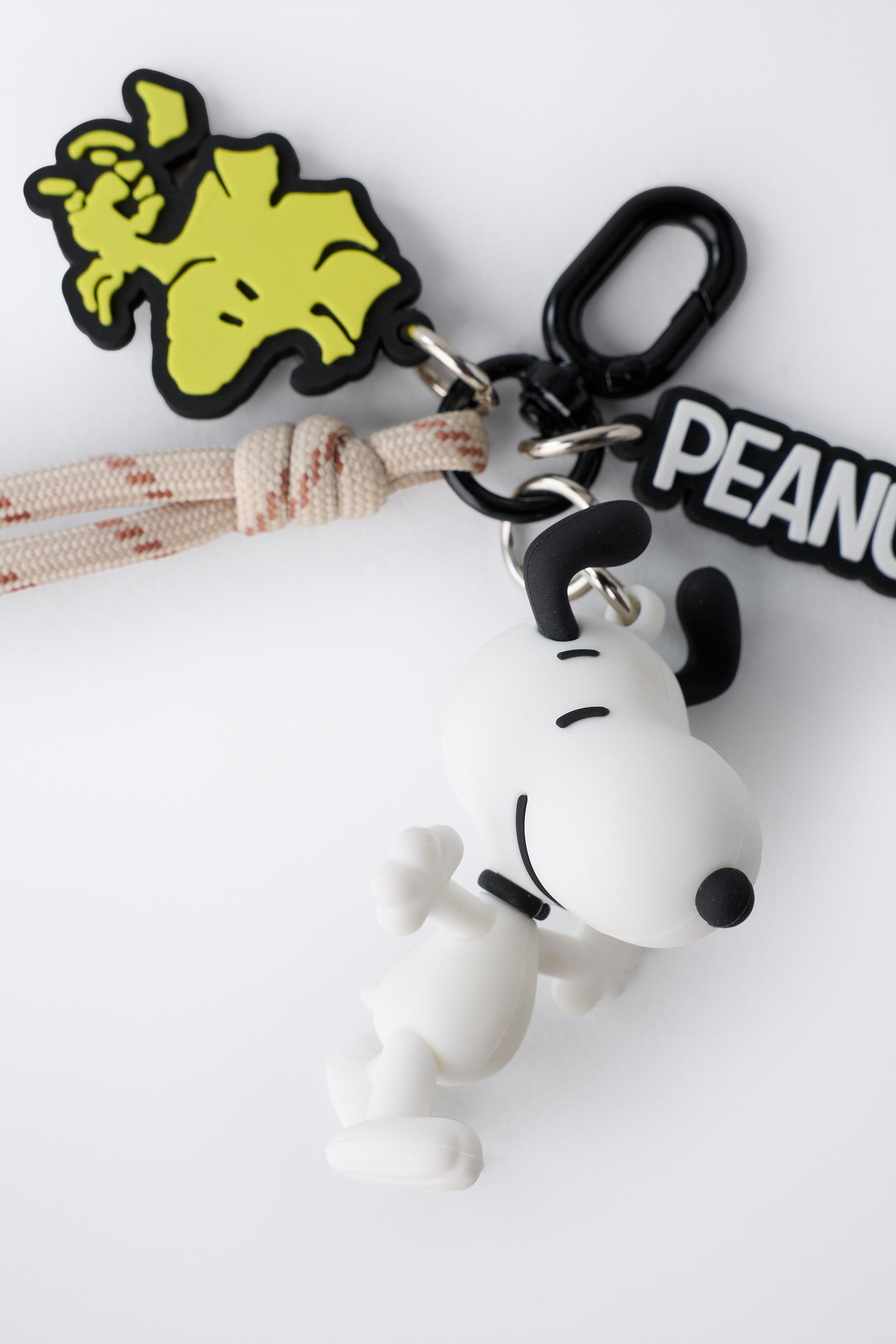 SNOOPY PEANUTS™ KEYCHAIN - Ecru | ZARA United States