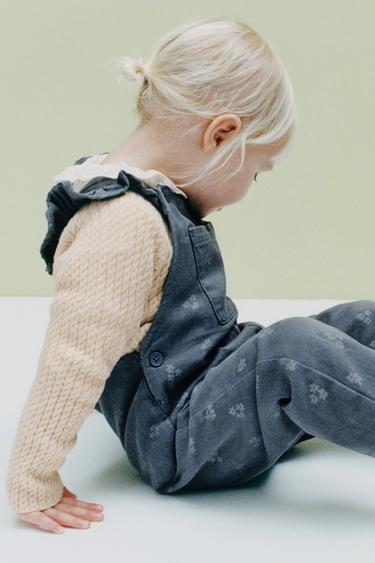 PETO SARGA FLORES - Azul vigoré de Zara