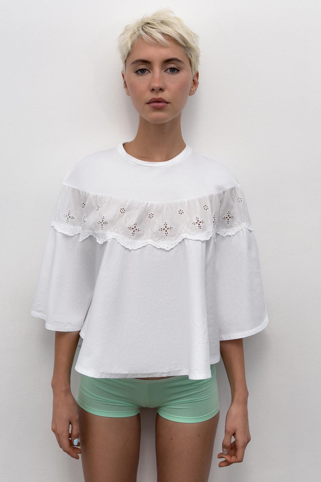 EMBROIDERED CAPE TOP