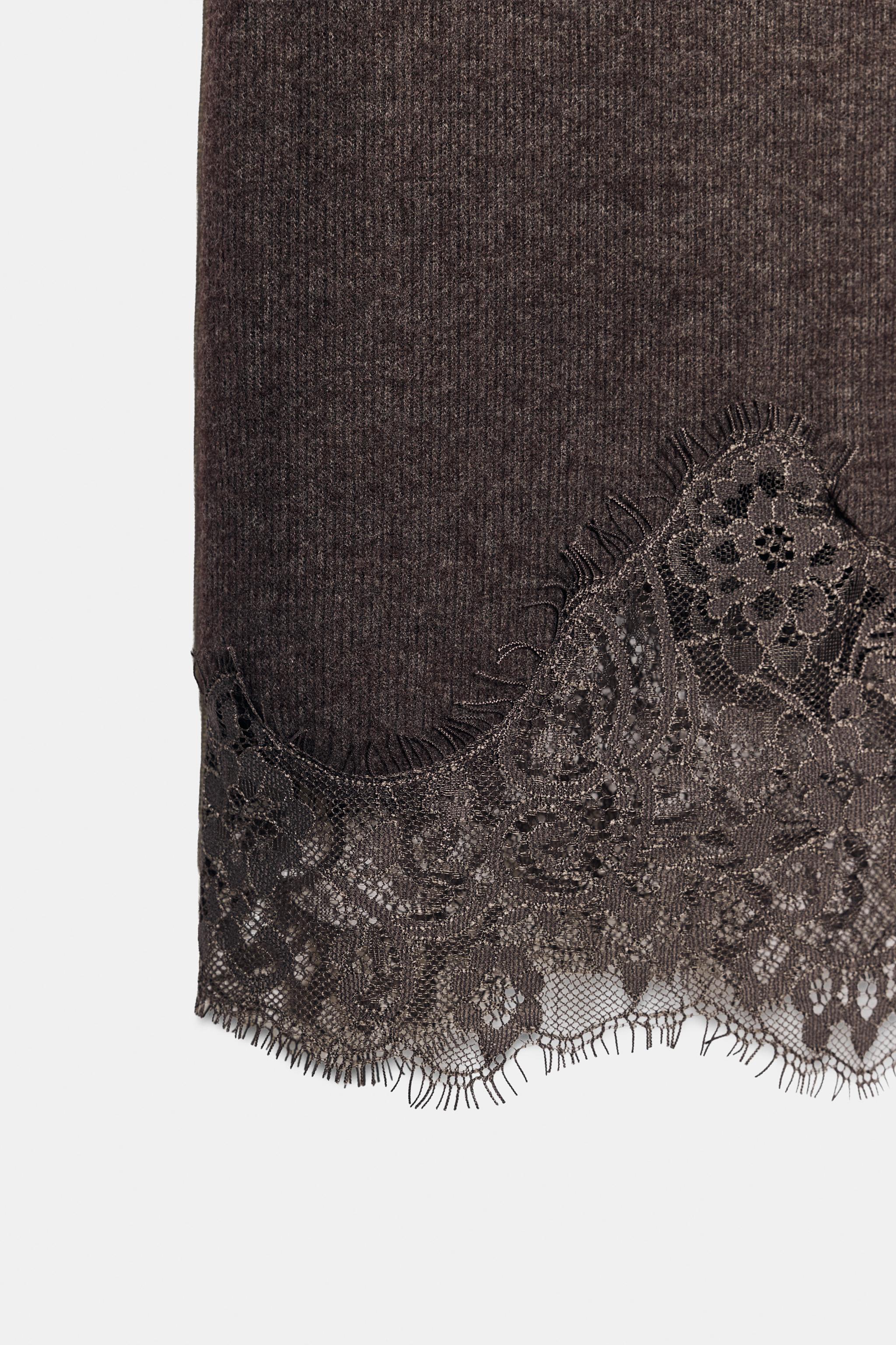 SOFT LACE SKIRT
