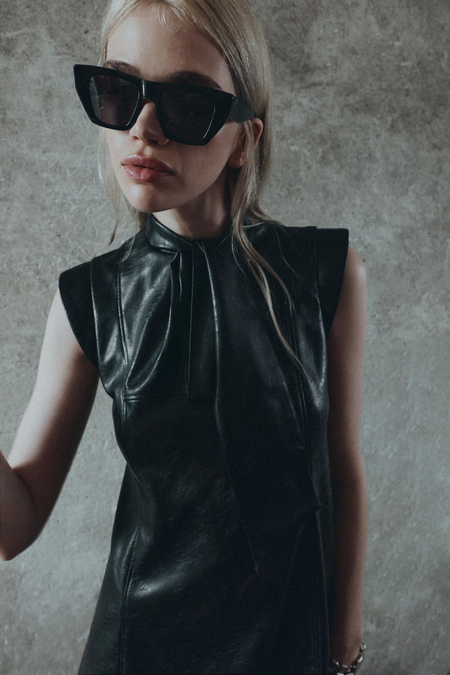 Женское платье Zara Faux Leather Mini, цвет: Чёрный — фото 6