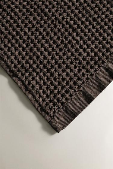 BADEHANDTUCH AUS WAFFELBAUMWOLLE - Dunkelbraun von Zara