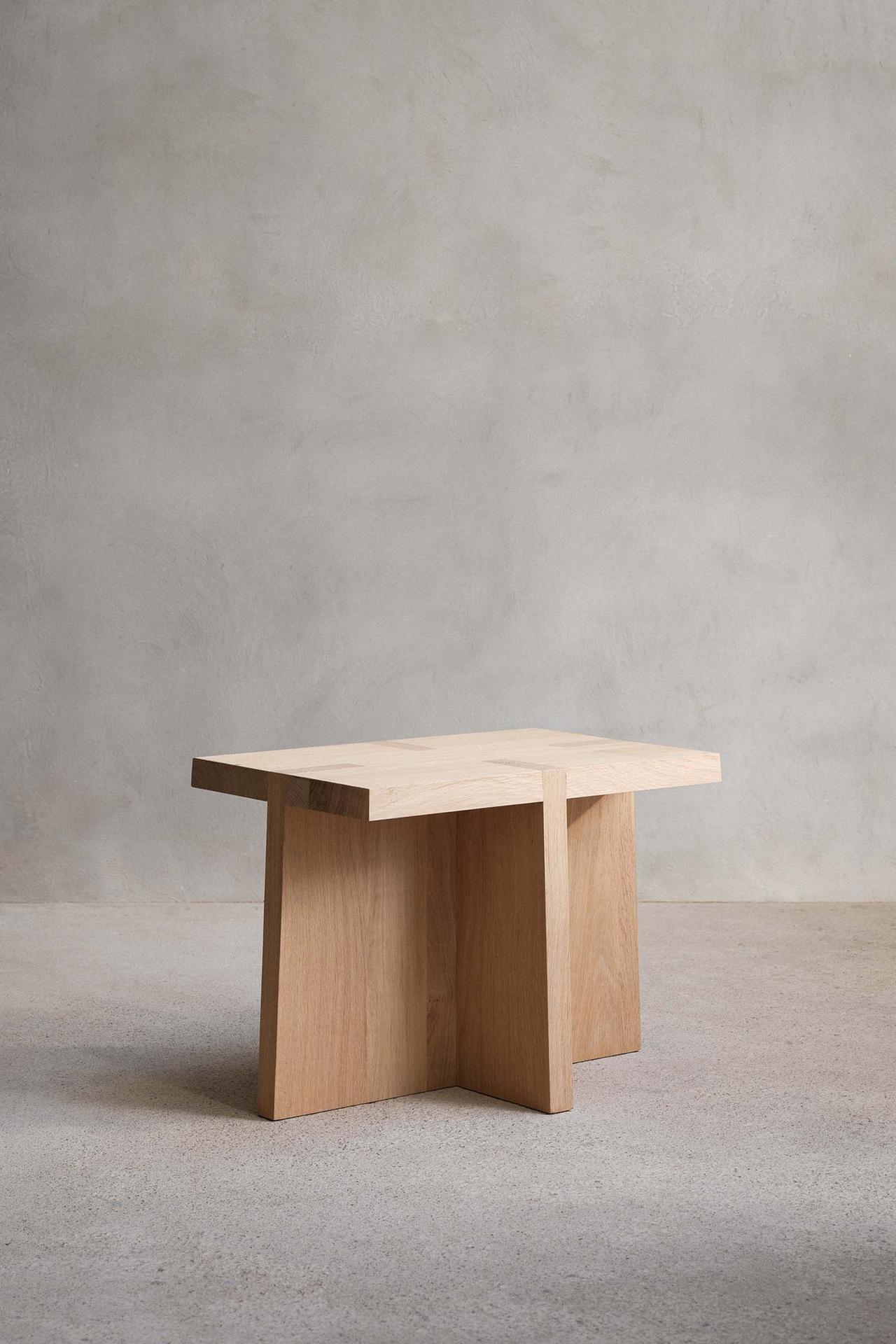 SIDETABLE 01 — Light beige