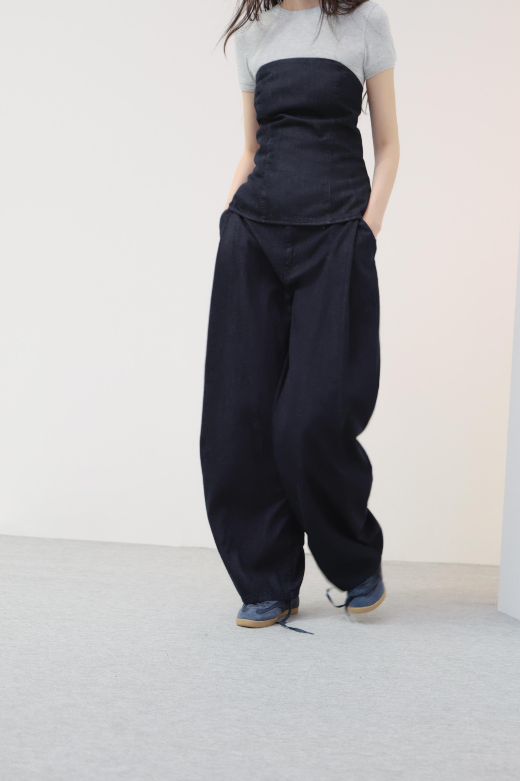 ZARA ダーツ バルーン デニムパンツ ダーツ入りバルーンパンツ - ダークインディゴブルー | ZARA
