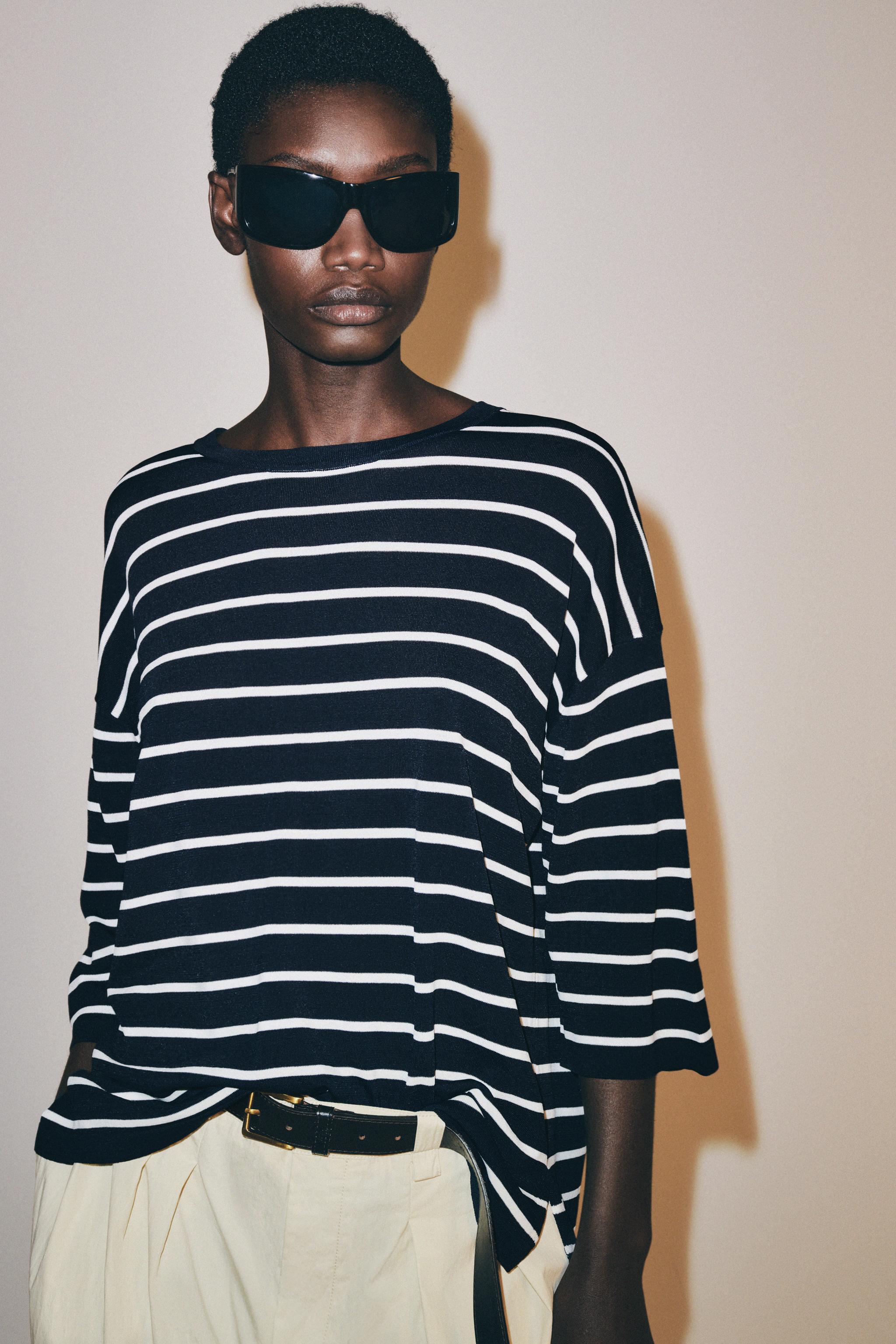 ELBOW-SLEEVE KNIT TOP — Striped