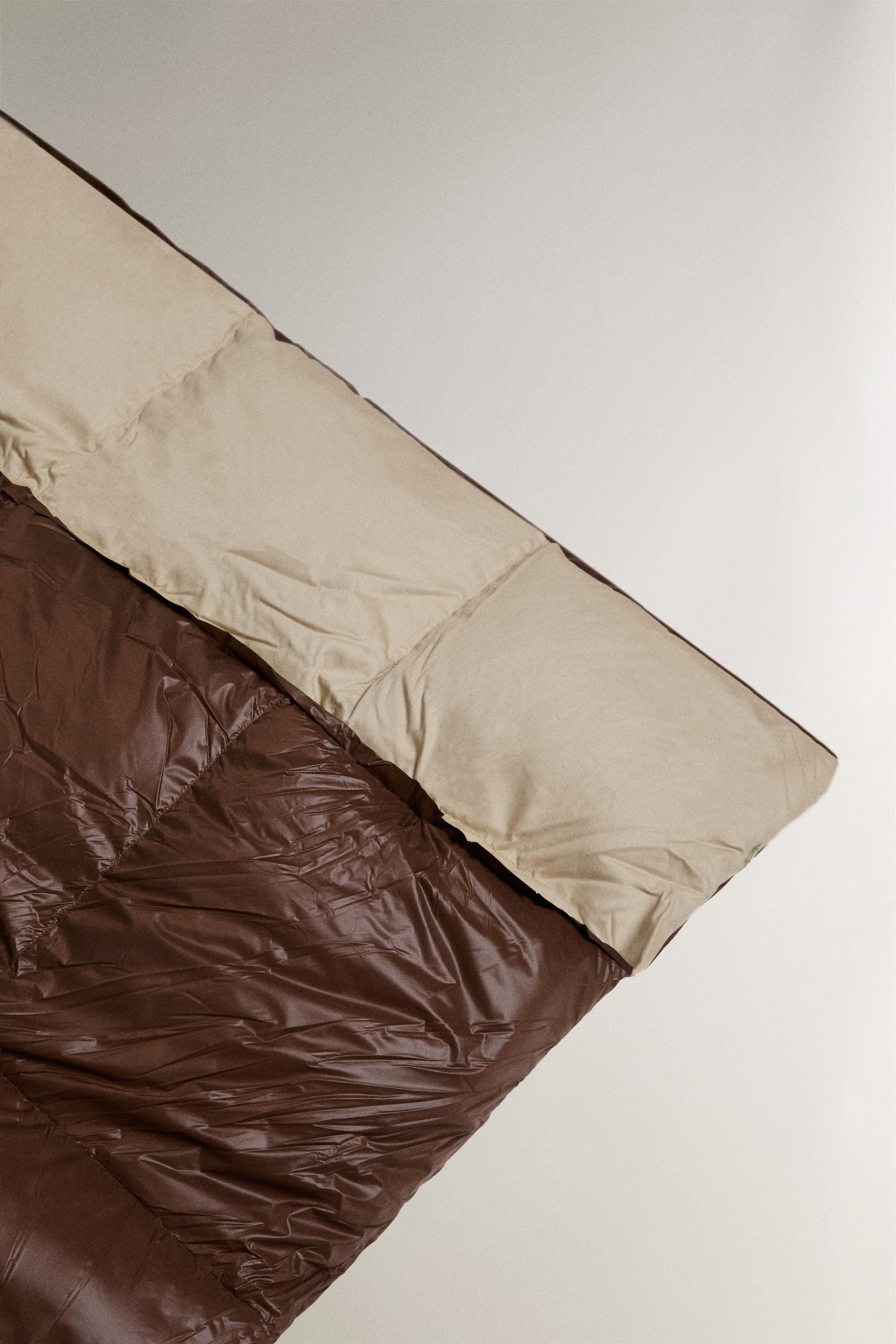 QUILTED SINGLE SLEEPING BAG