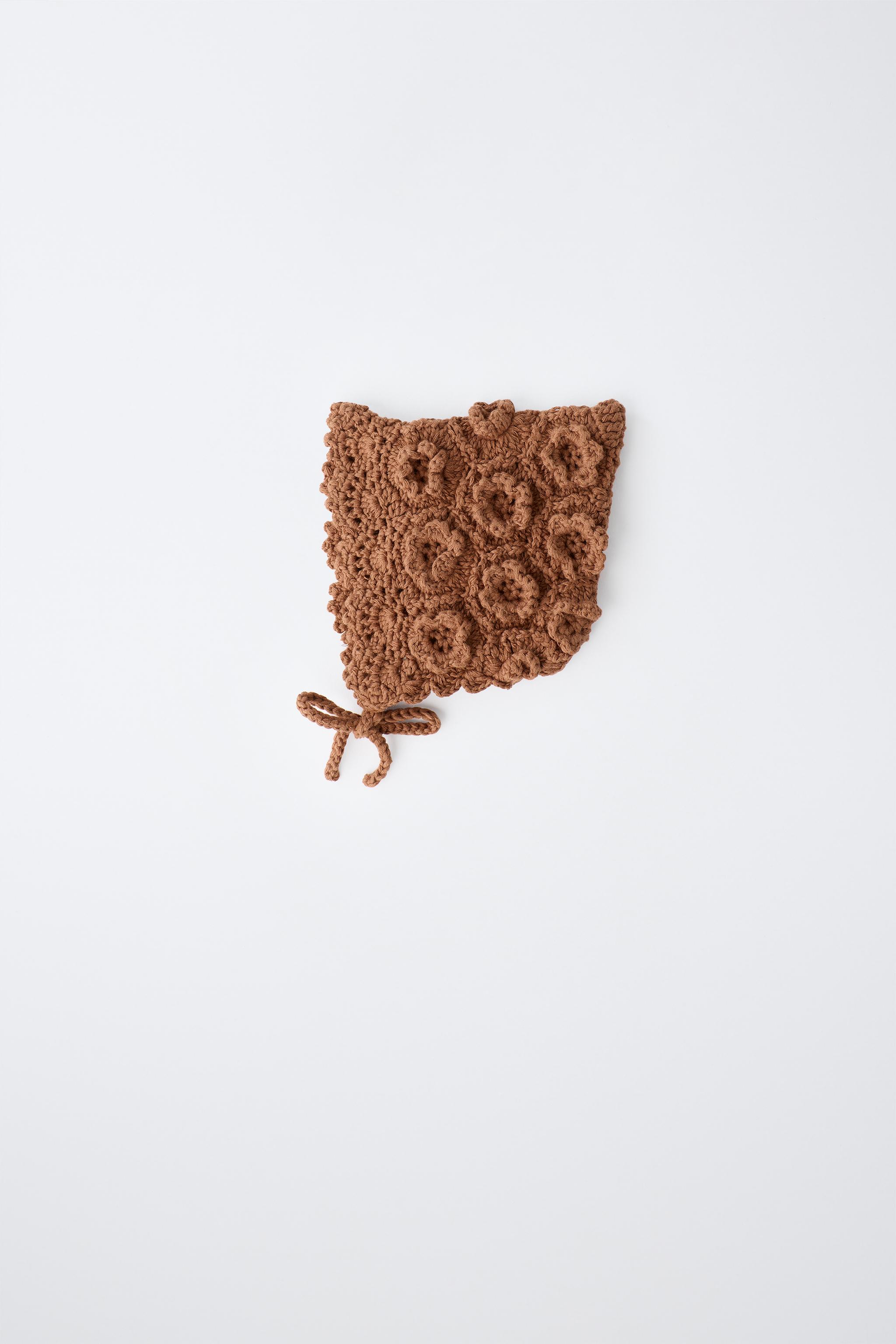 BONNET EN MAILLE CROCHET À FLEURS
