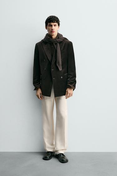 BLAZER مخملي بقصة عادية - بني الخاص بـ Zara