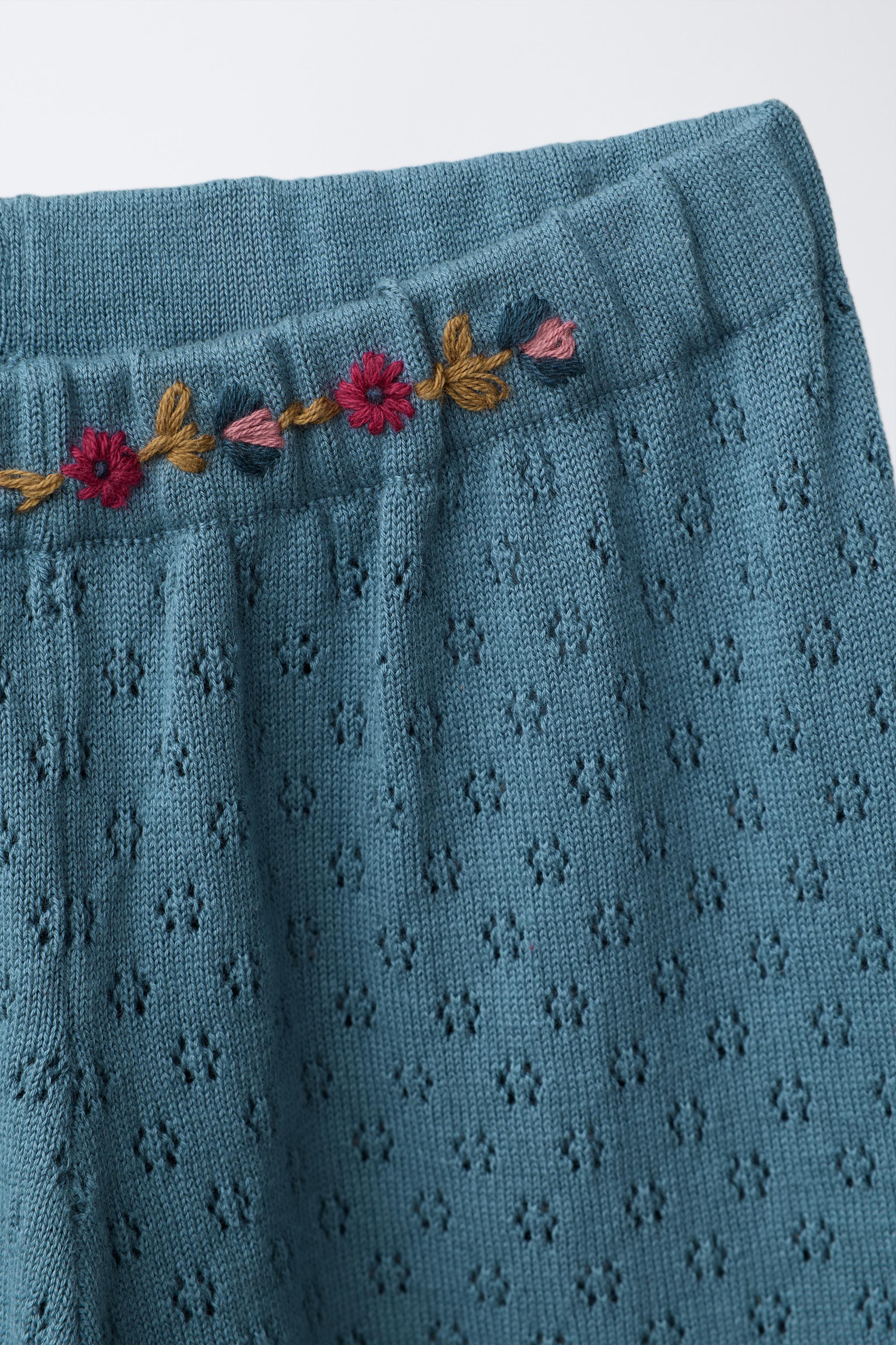 EMBROIDERED FLORAL KNIT PANTS