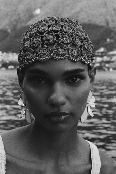 BOUCLES D'OREILLES ÉVENTAIL ÉMAILLÉES - Doré de Zara - Image 1