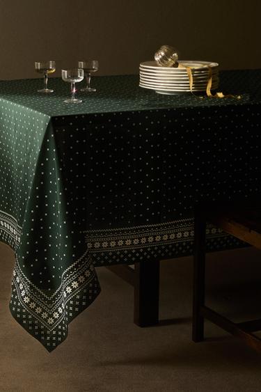 COTTON CHRISTMAS WINTER TABLECLOTH - أخضر الخاص بـ Zara