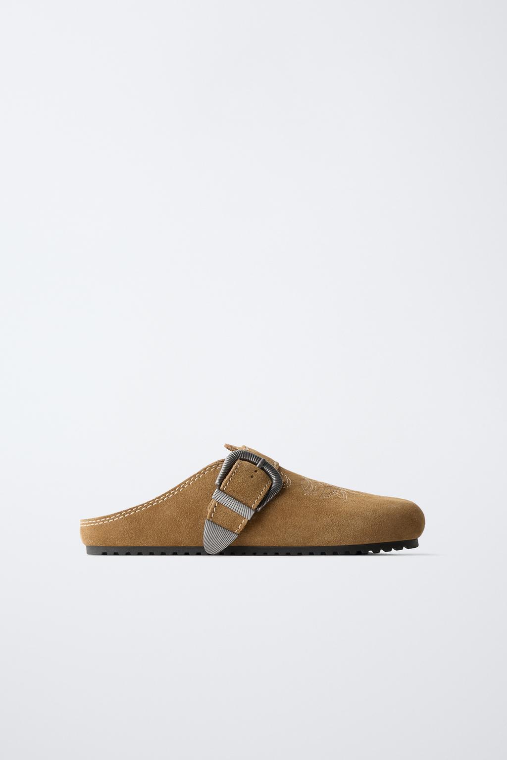 LEATHER BUCKLE CLOGS