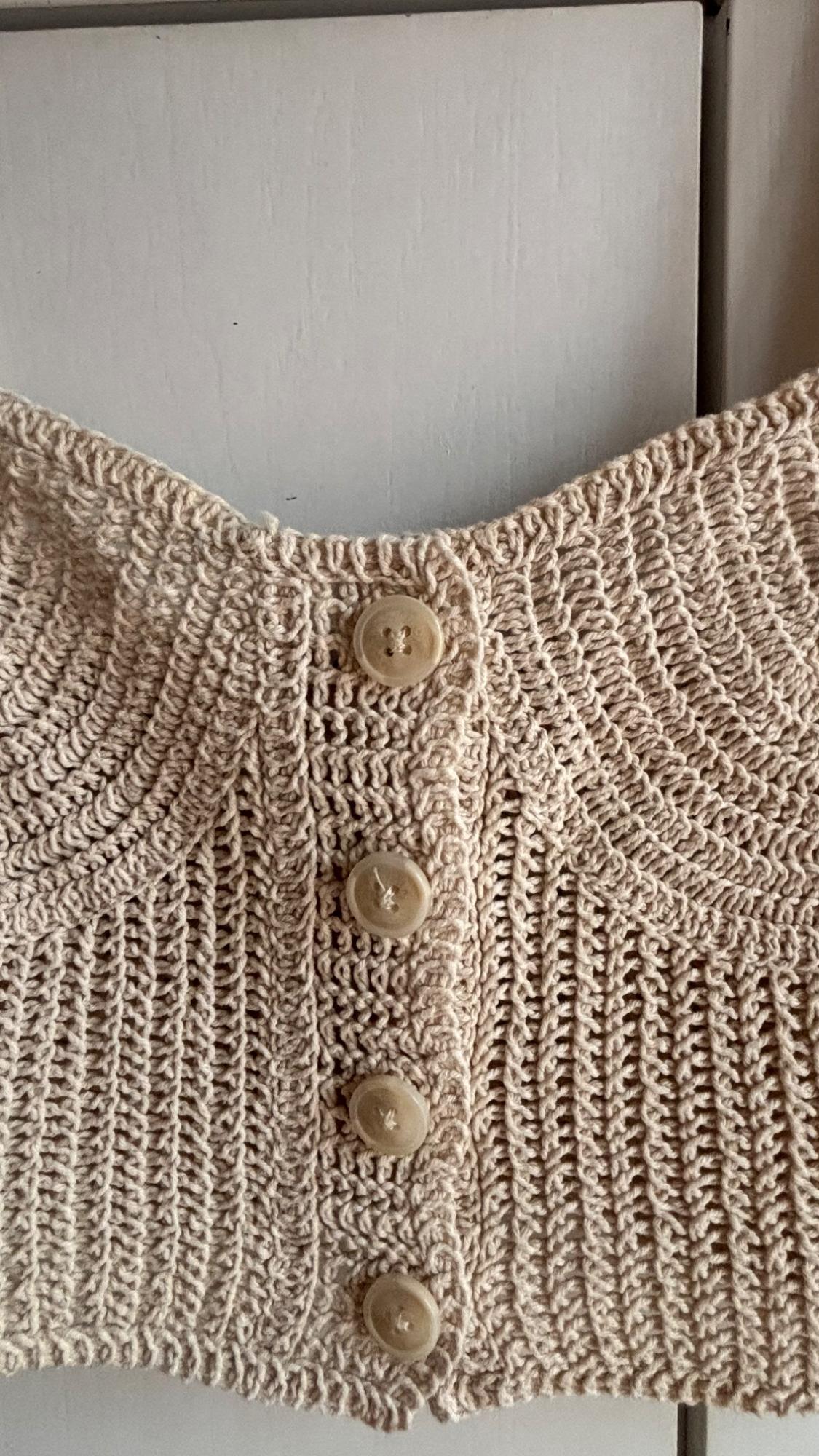 TOP CROCHET CON BOTONES - Image 3