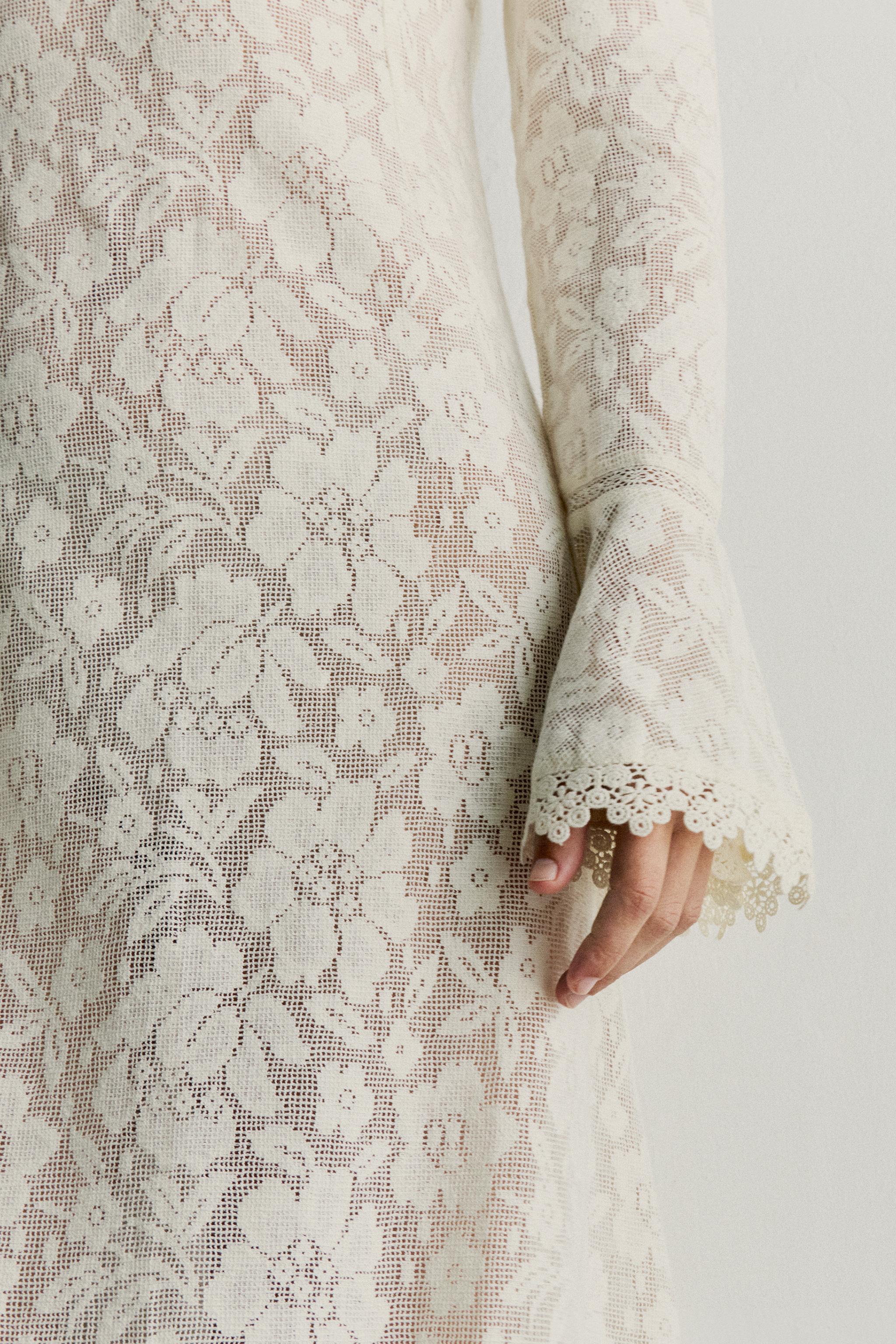 ROBE EN COTON DENTELLE FLEURS