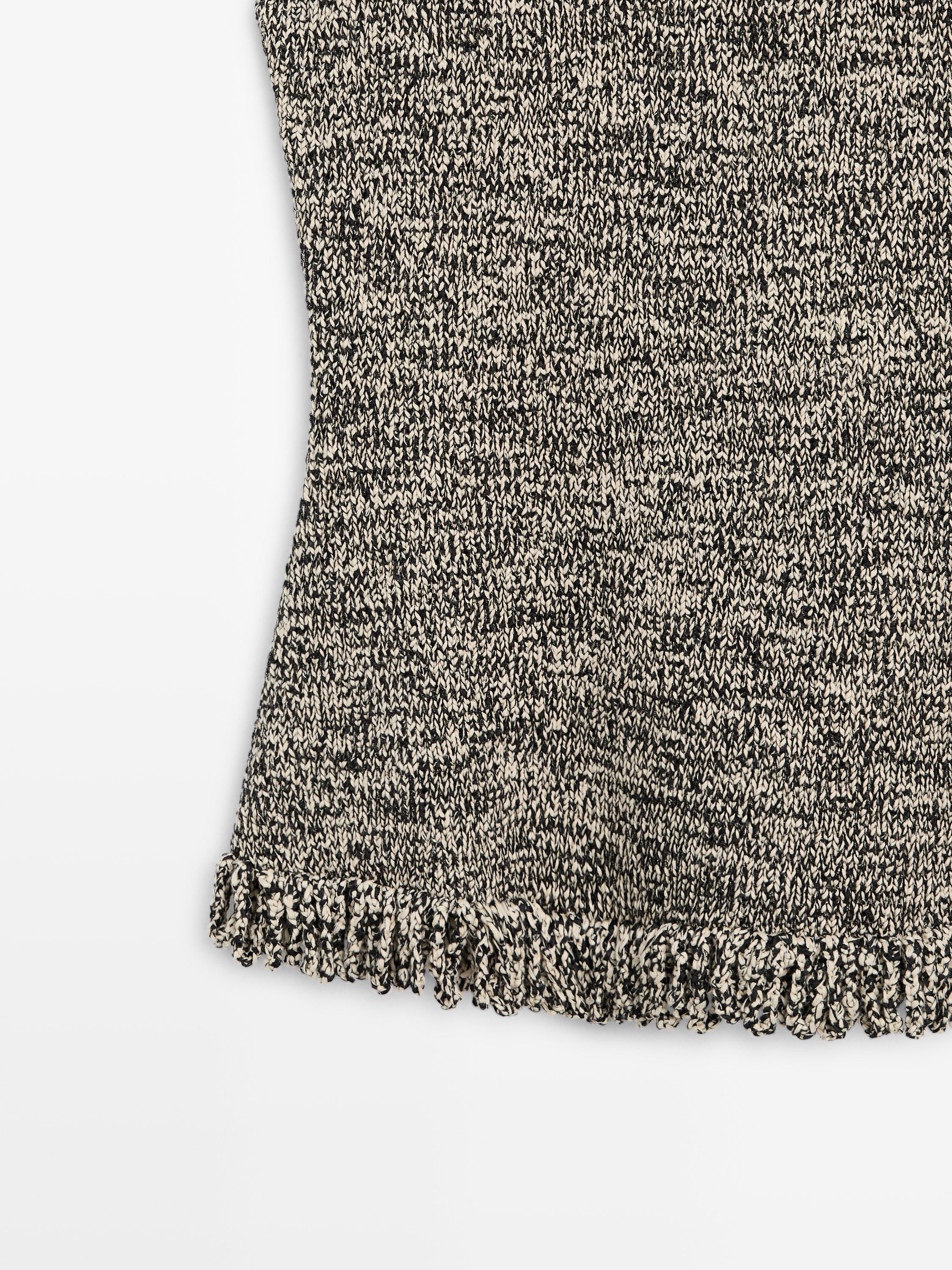 Total look knit top with fringing