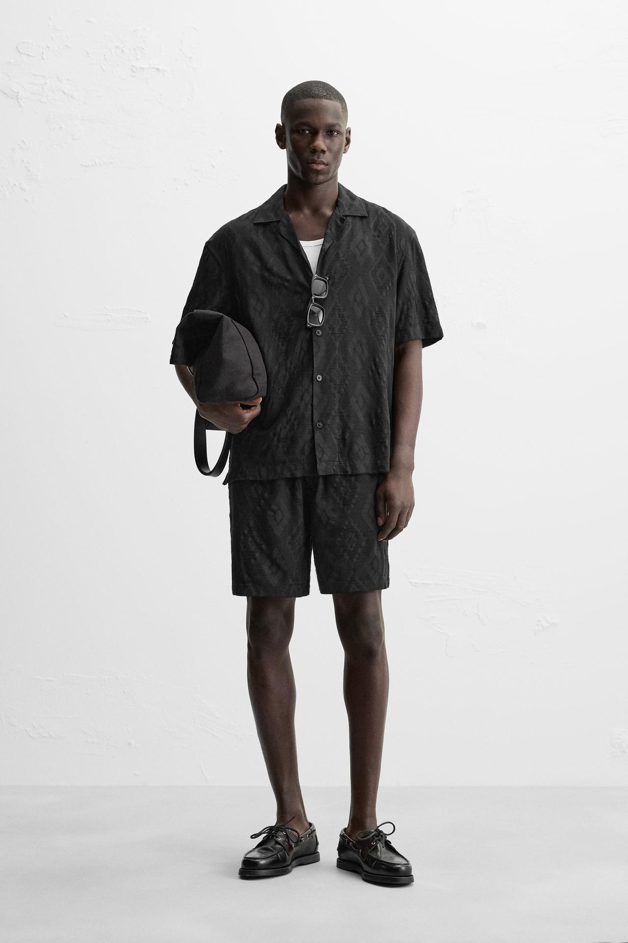 GEOMETRIC PRINT JACQUARD BERMUDA SHORTS - Black by Zara