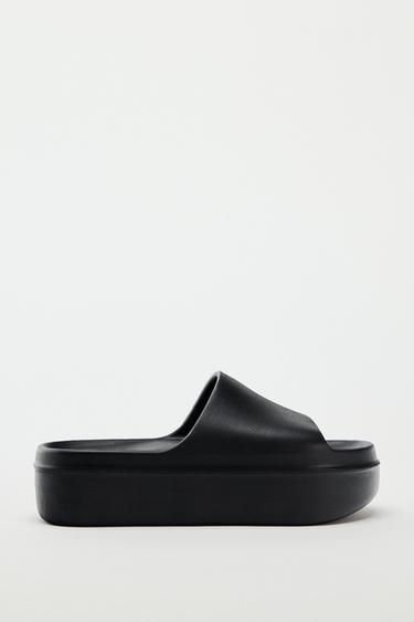 SPORTOVN SANDLY NA PLATFORM - ern od Zara