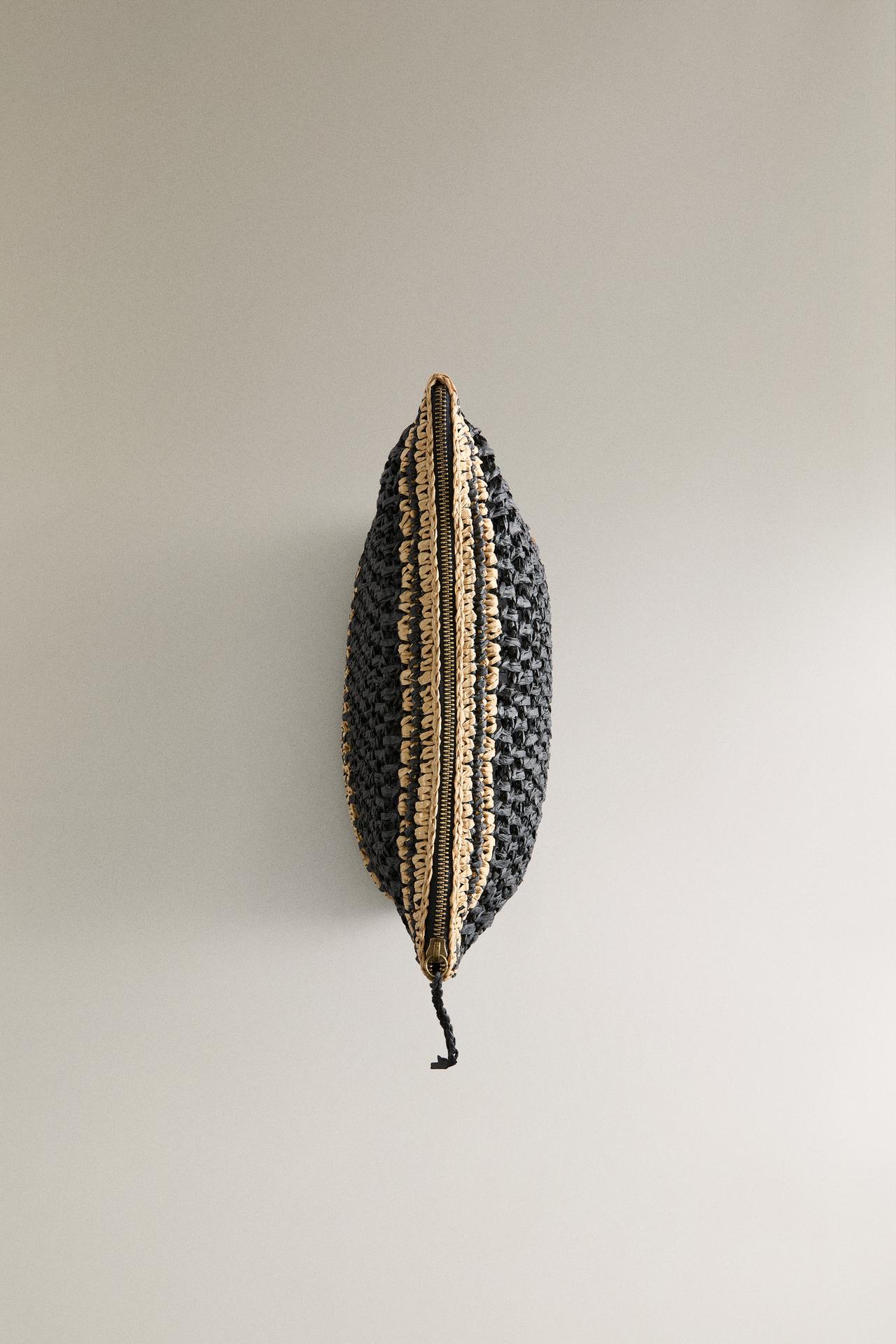 LARGE PAPER MAKEUP BAG — Black
