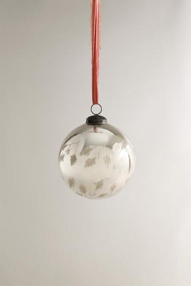 SPARKLY LEAF BAUBLE CHRISTMAS TREE DECORATION - فضي الخاص بـ Zara - صورة 0