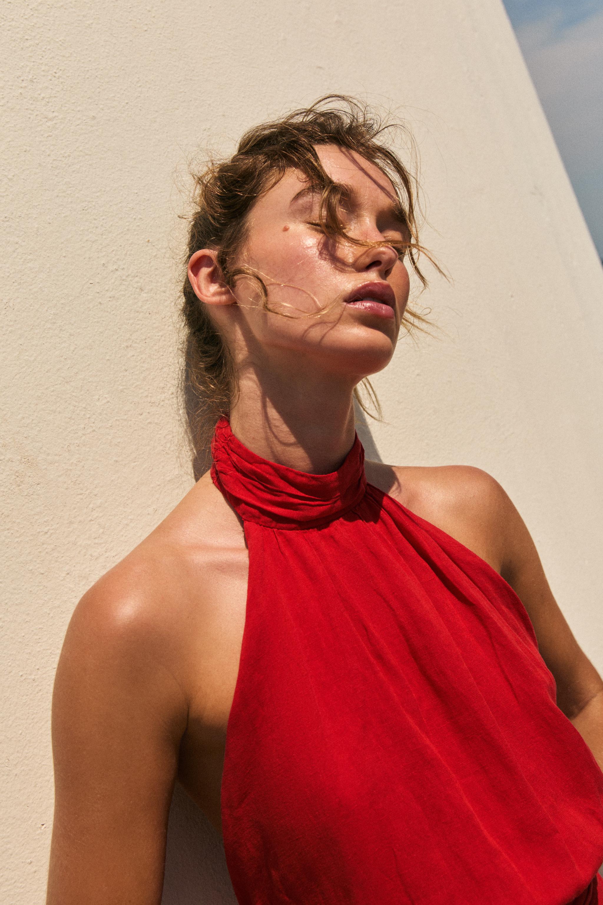 Женские рубашки Zara LINEN BACK TIE HALTER TOP — фото 5