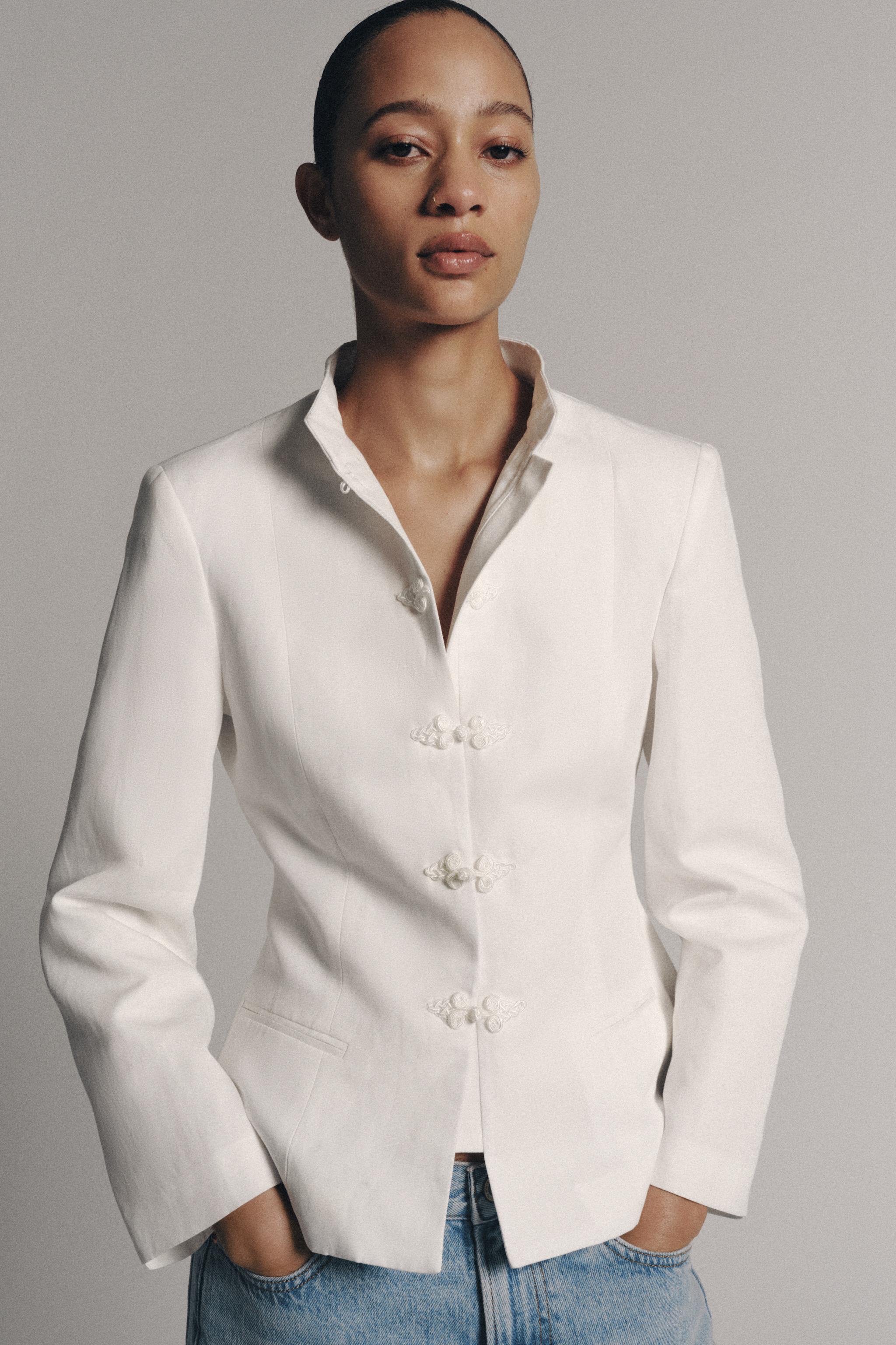 ZW COLLECTION PEPLUM BLAZER WITH FROG FASTENING — Oyster-white