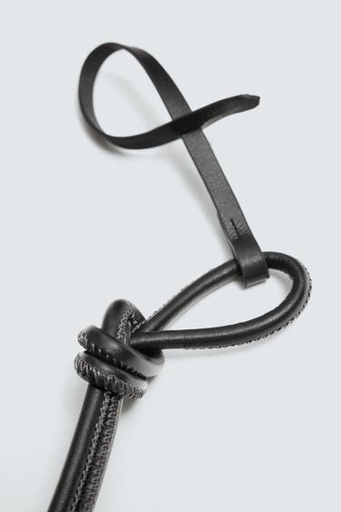 PORTE-CLÉS EN CUIR LIMITED EDITION - Noir de Zara - Image 4