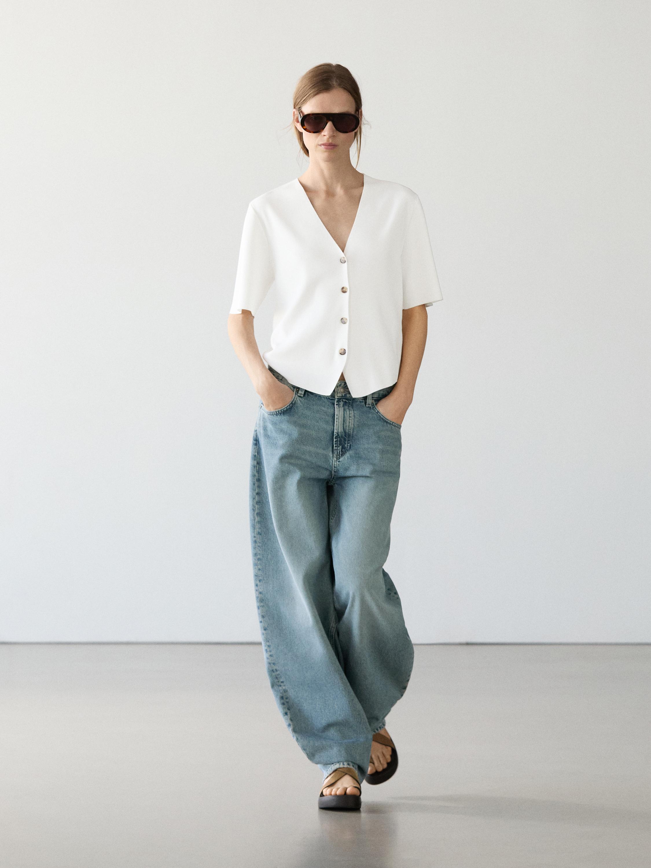 Short sleeve cardigan with button details
