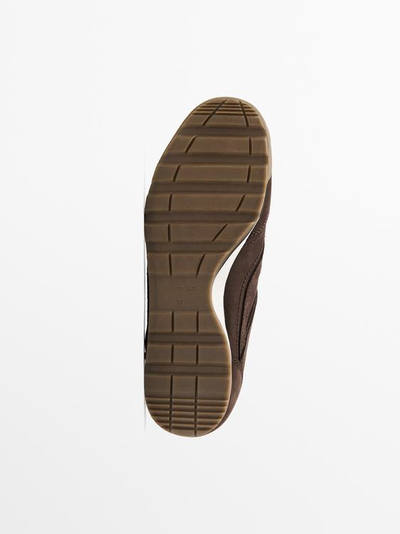 Monochrome leather trainers