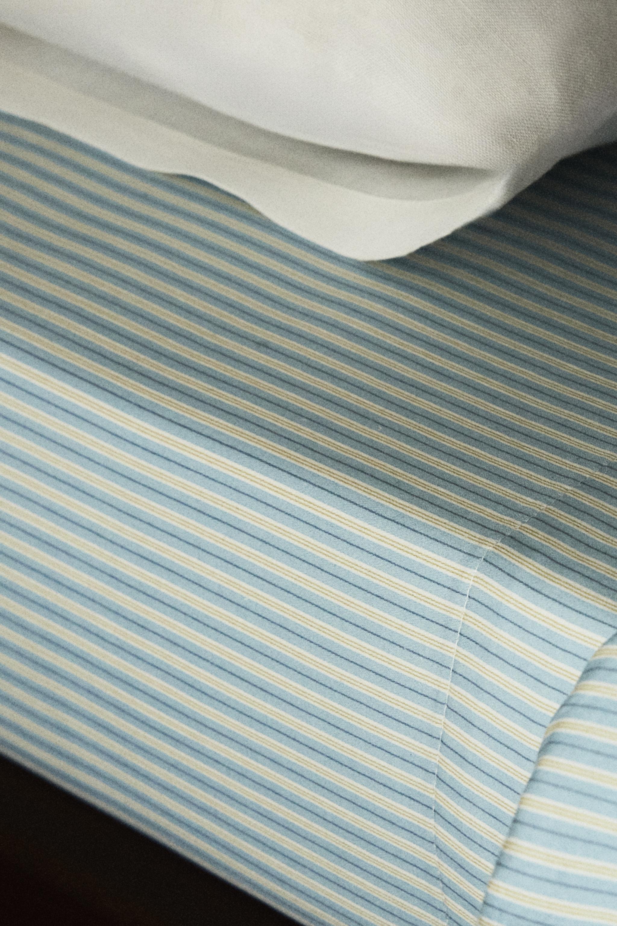 FADED STRIPED SATEEN FLAT SHEET (300 THREAD COUNT)