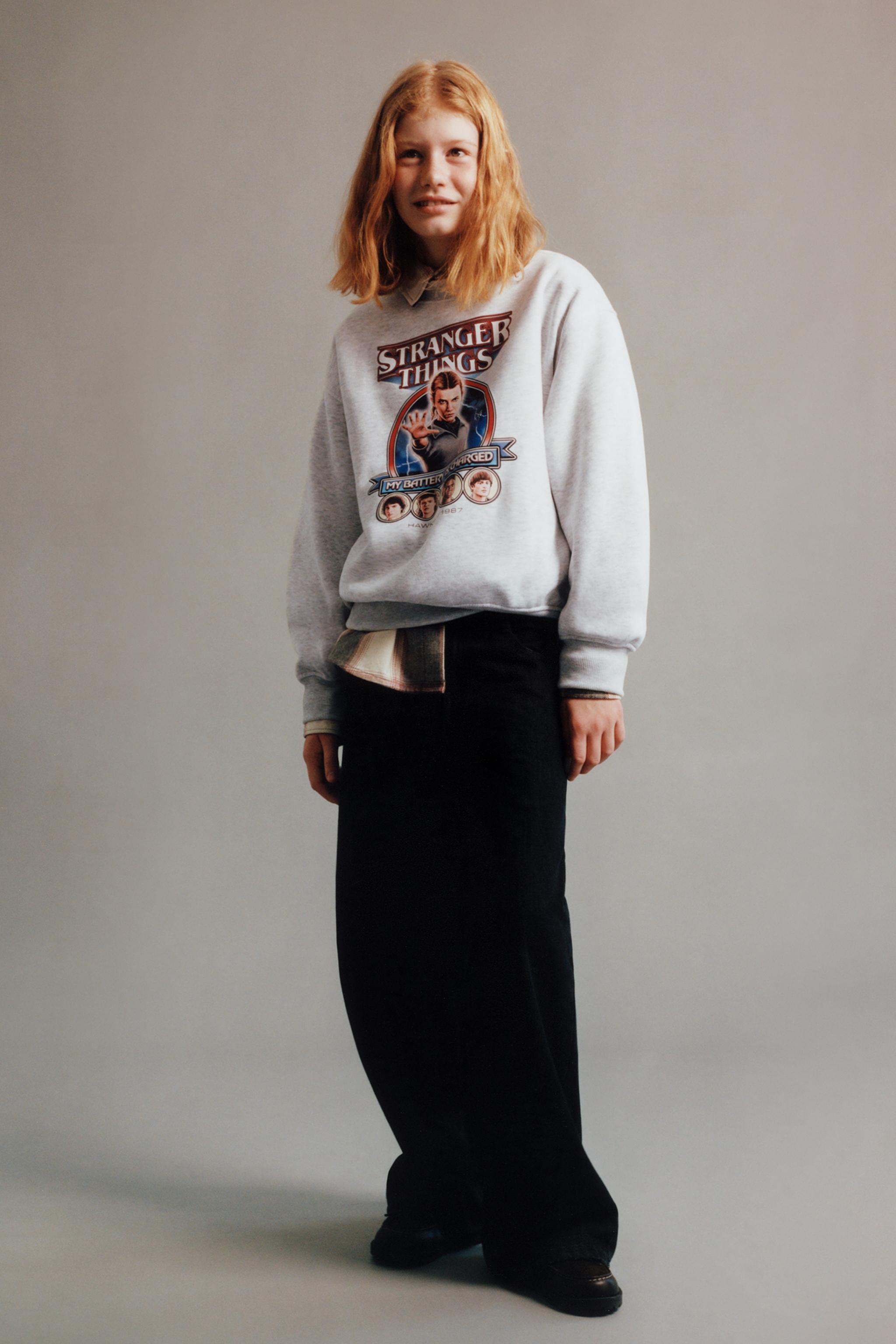 STRANGER THINGS © NETFLIX SWEATSHIRT