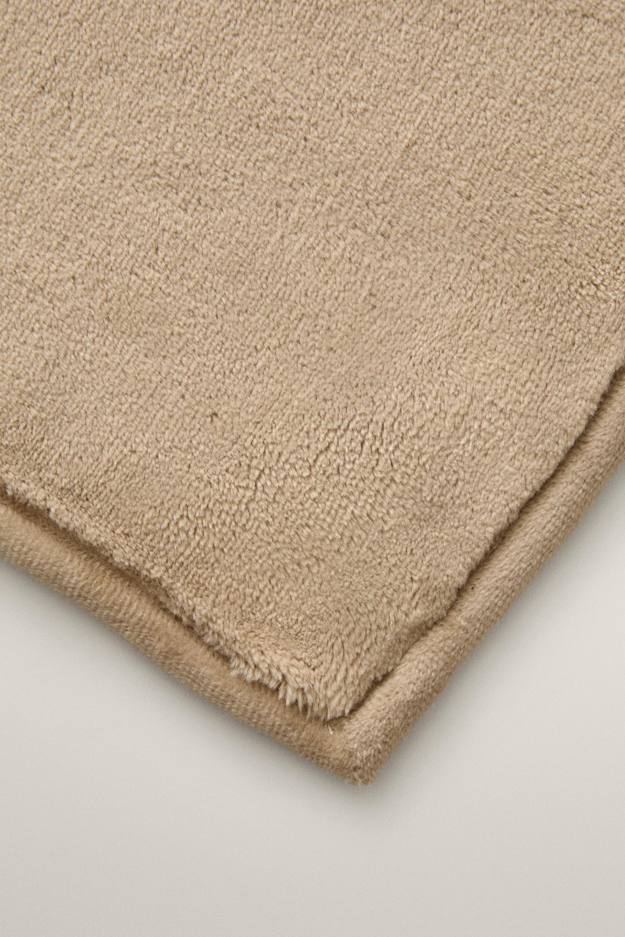 PLAIN FUR BLANKET
