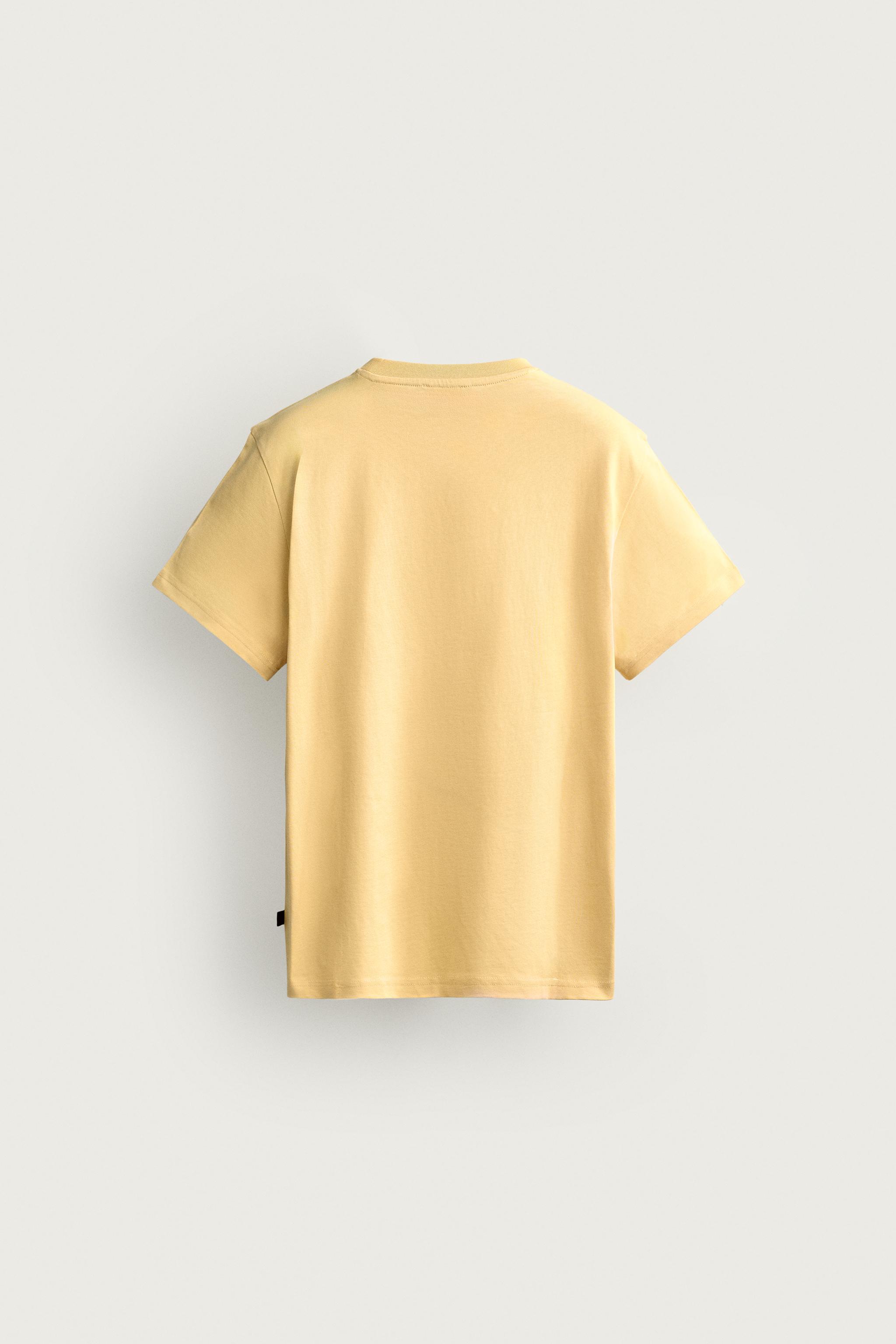 REGULAR FIT CONTRAST GRAPHIC T-SHIRT — Butter