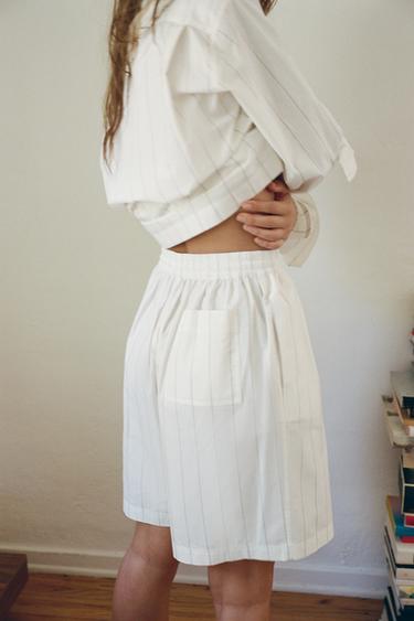 بنطلون طراز بيجامة بوكسر مخطط - خَام / بيج الخاص بـ Zara