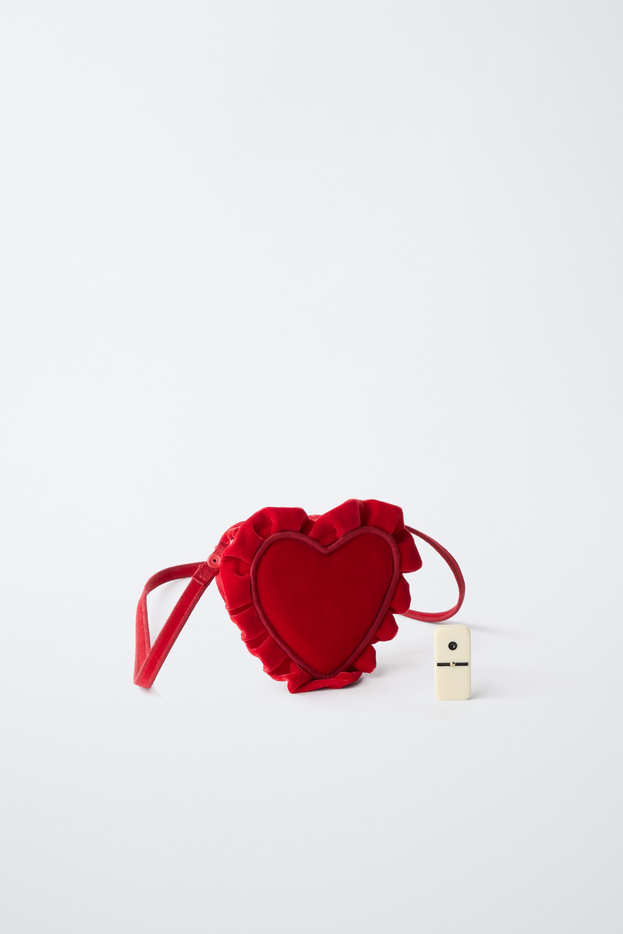HEART CROSSBODY BAG