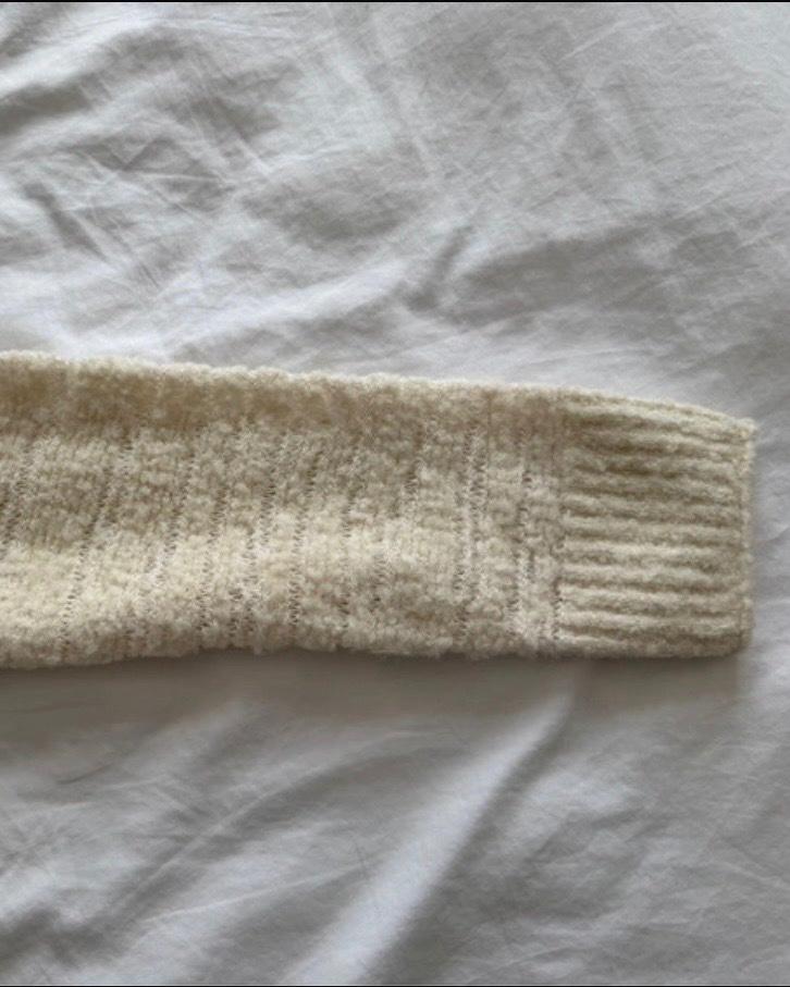 TEXTURED BOUCLÉ SWEATER - Image 4