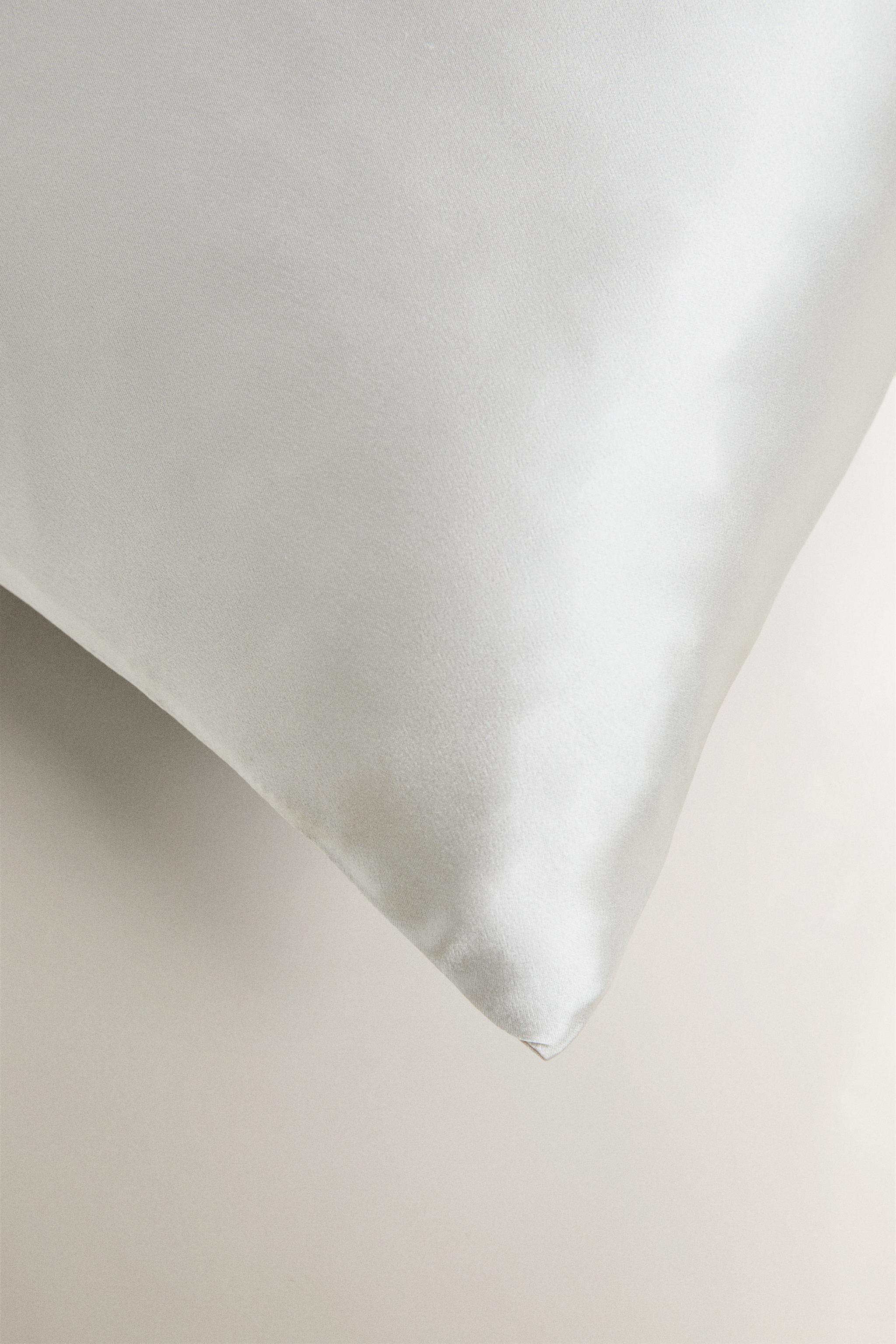 MULBERRY SILK PILLOWCASE — Oyster-white