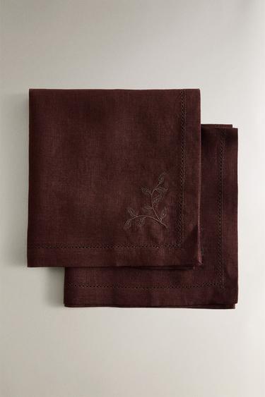 SERVIETTE DE TABLE EN LIN BRODÉE FLEUR (LOT DE 2) - Bordeaux de Zara