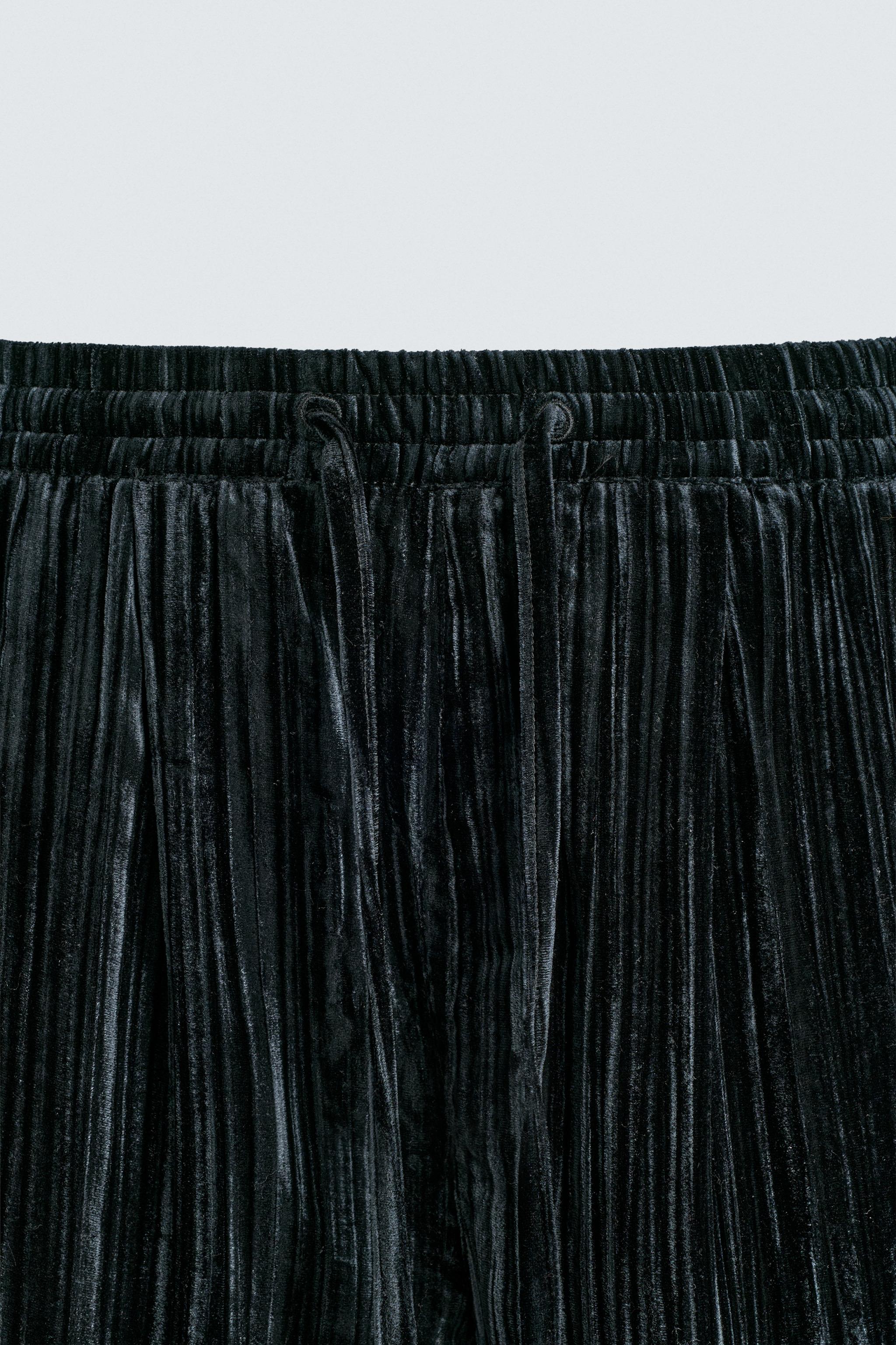 PLEATED VELVET PANTS