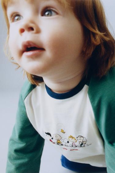 T-SHIRT MANCHES RAGLAN SNOOPY PEANUTS™ - Écru / Vert de Zara