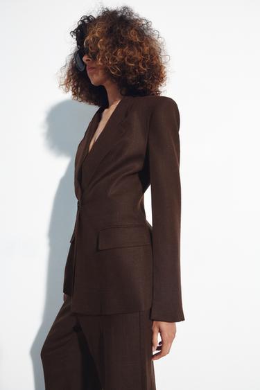 BLAZER ENTALLADA BOTÓN - Marrón de Zara