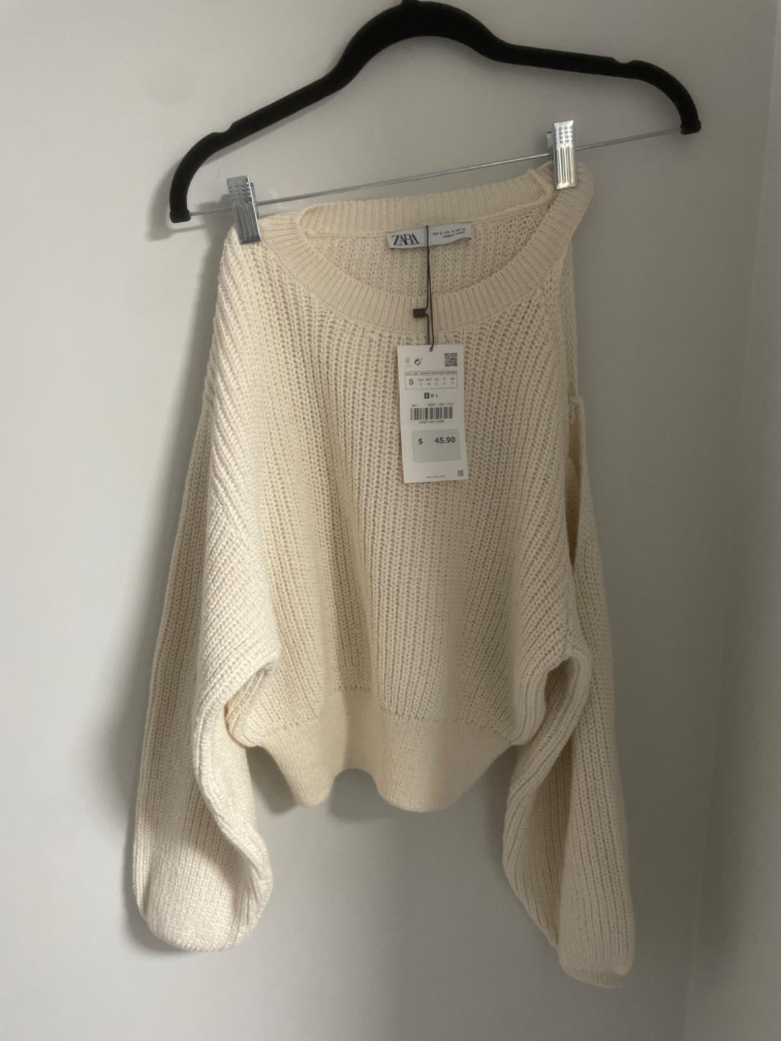 JERSEY PUNTO CUT OUT HOMBRO