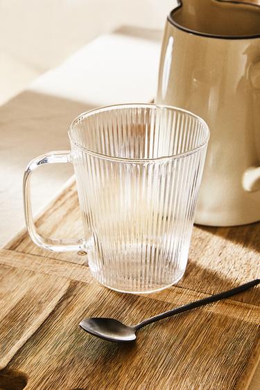 KRUS I BORSILIKATGLAS MED LINJER -  fra Zara