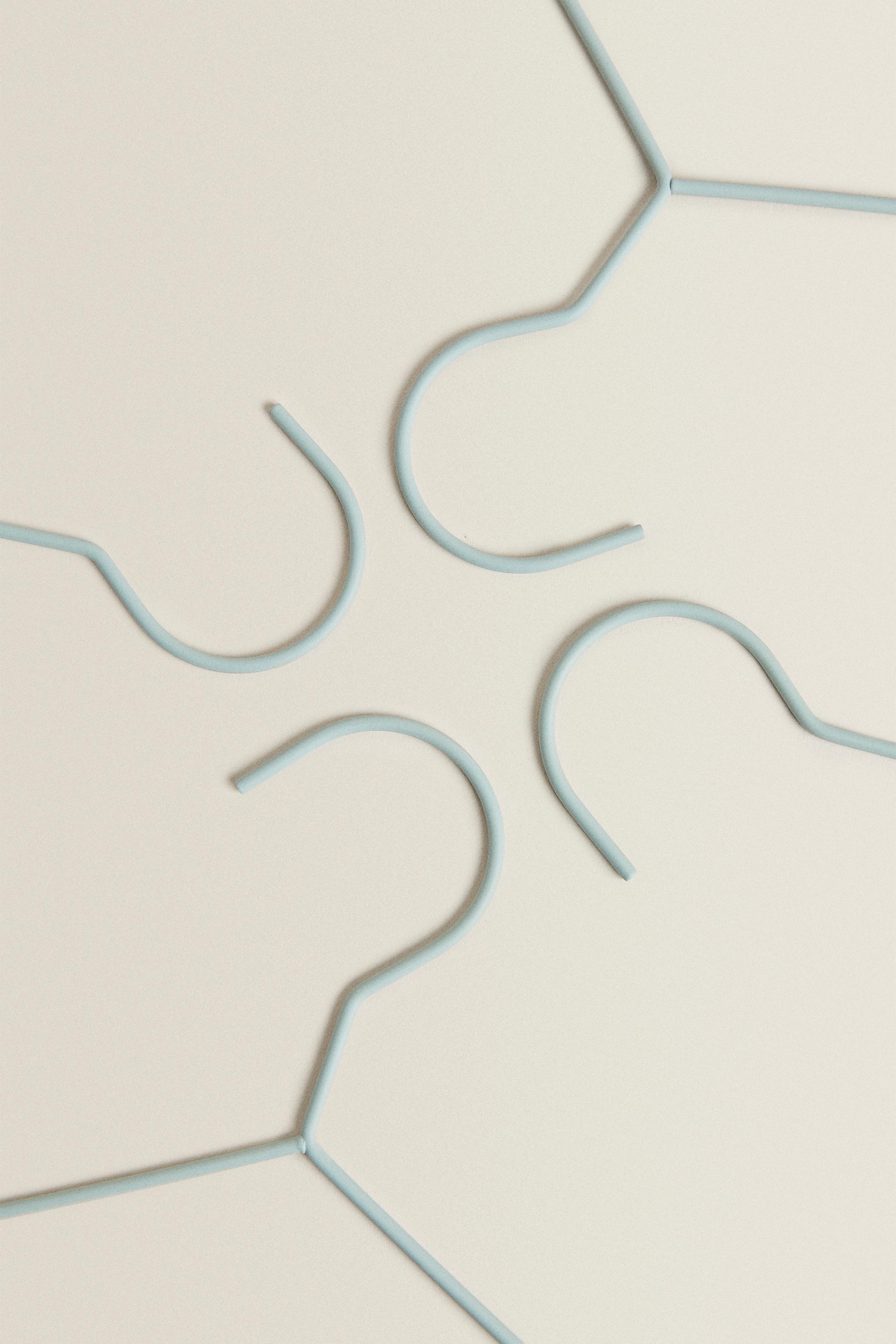 PACK OF RUBBERIZED BABY HANGERS (PACK OF 6) — Light mint green