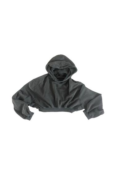 SUDADERA CROP GRIS AZULADA